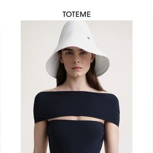 Toteme Elegant woven straw hat